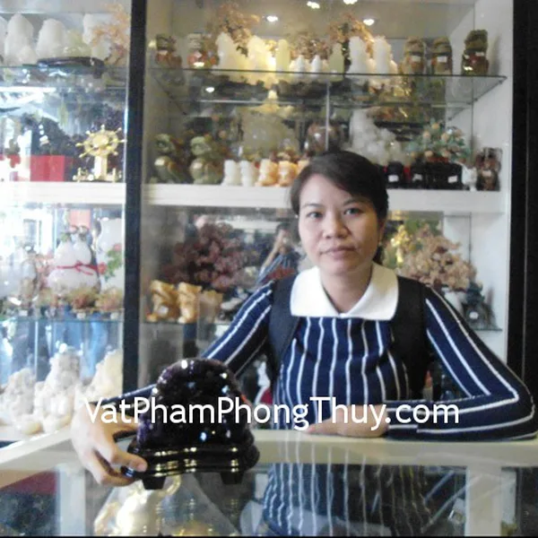 Chị Thi - khách hàng mua Bông Thạch Anh Tím