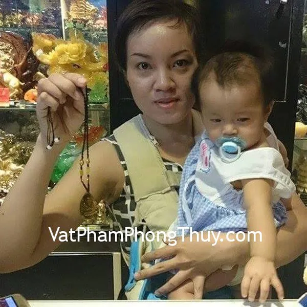 Chị Thảo - Khách hàng mua Phật bản mệnh mắt mèo S1134-1