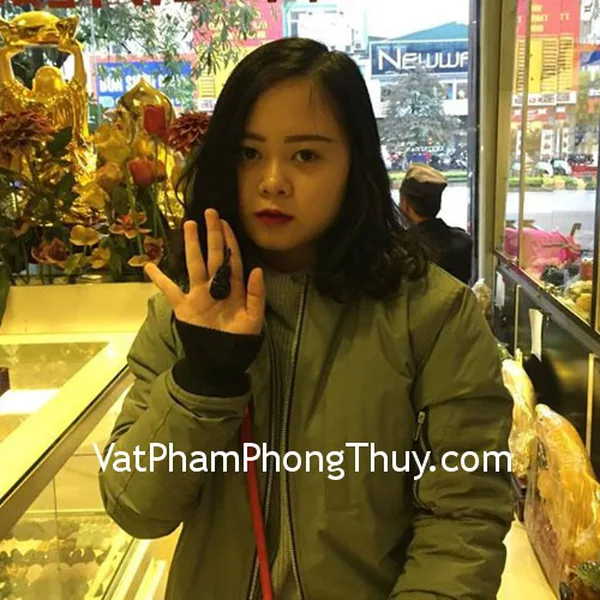 Chị Dung - khách hàng mua hồ ly đá hắc ngà S765
