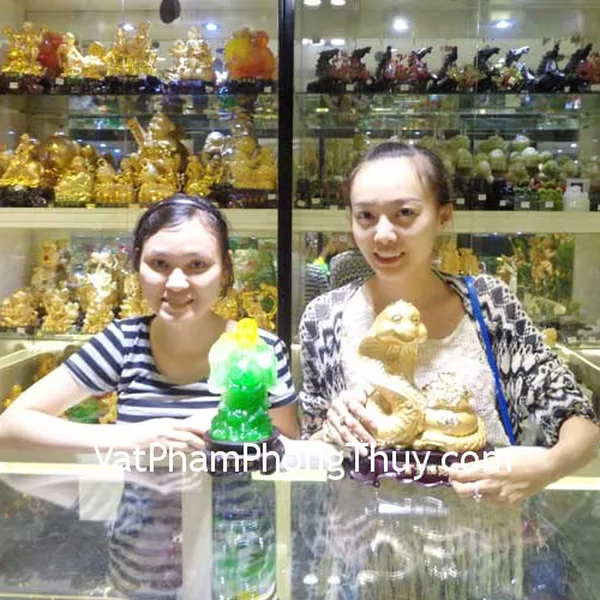 Chị Châu - khách hàng mua Rắn vàng kim E091, Phật di lặc xanh H249G