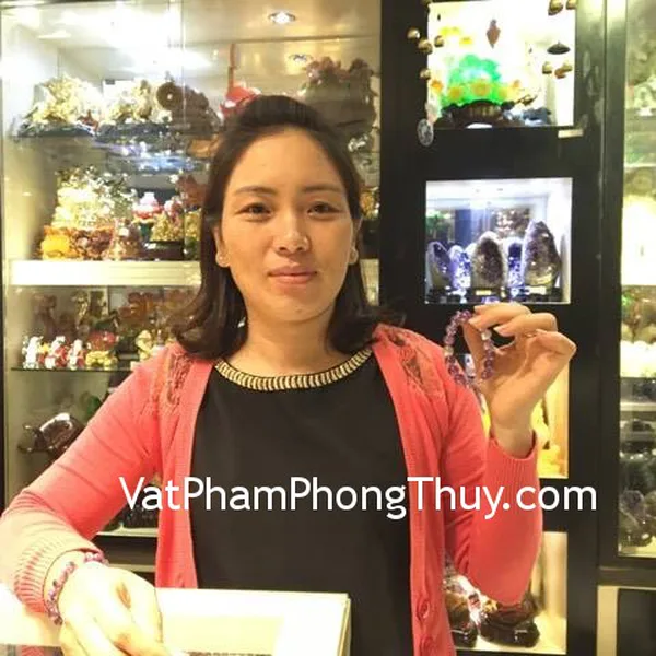 Chị Thủy - khách hàng mua chuỗi đá thạch anh tím xen thạch anh vàng Nam Phi S6216-S5-2967
