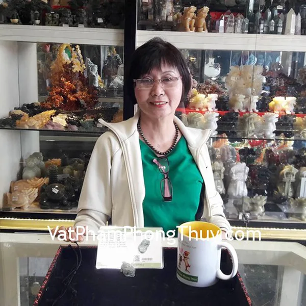 Cô Ngọc - khách hàng mua Tỳ hưu ngọc Phỉ thúy S5151-S4-3573
