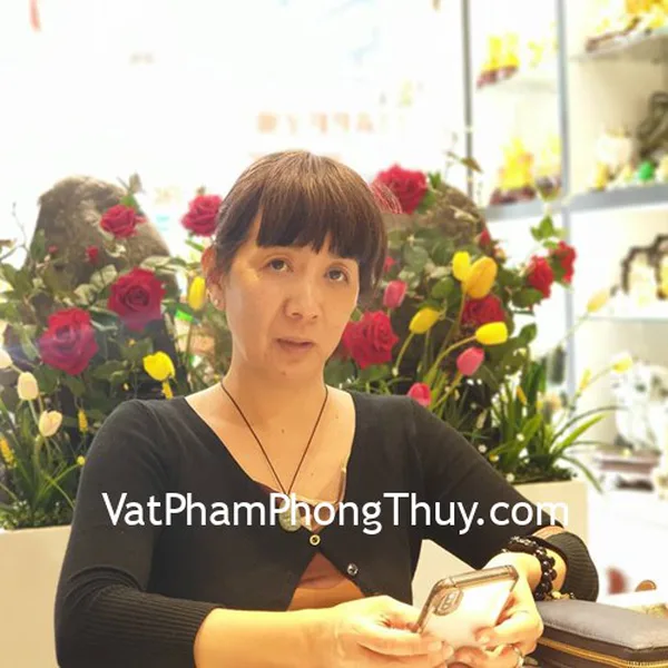 Chị Chi - khách hàng mua mặt phật phỉ thúy S6865 và chuỗi đeo tay tỳ hưu S6687