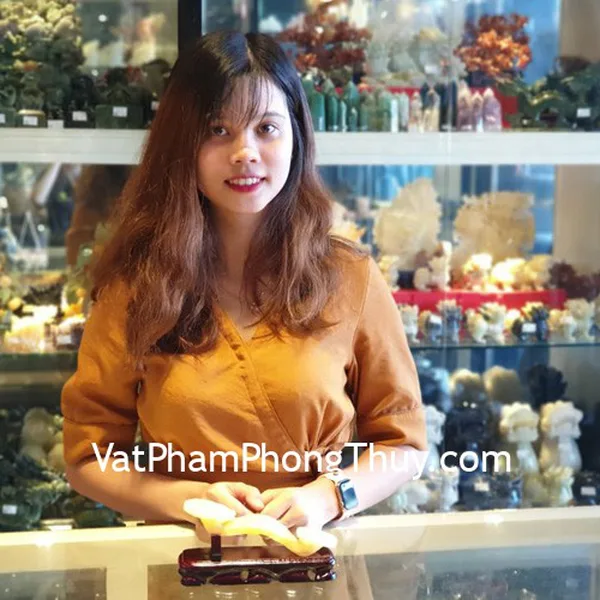 Chị Duyên Anh - khách hàng mua Gậy như ý Hoàng long GM075