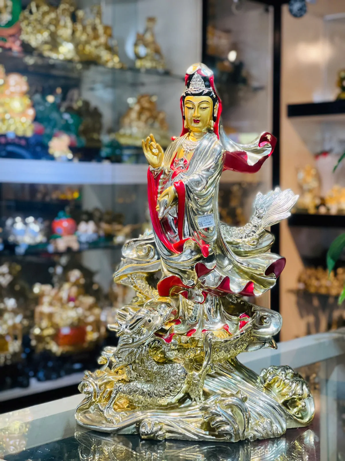 Quan âm tường long vàng Y149