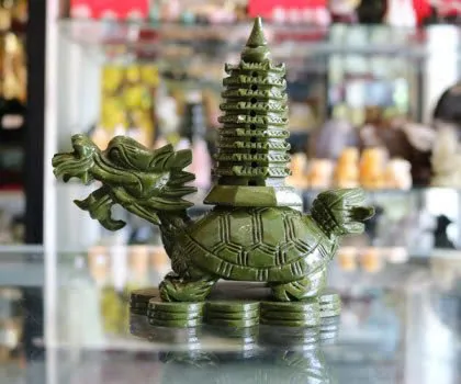 Rùa đầu rồng lam ngọc cõng tháp nhỏ GM029
