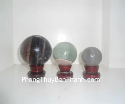 Quả cầu đá dạ quang xanh tím (đom đóm) M186-S4-3981