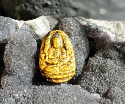 Phật bản mệnh đá mắt mèo trung- Tý (Thiên Thủ Thiên Nhãn) S6842-1