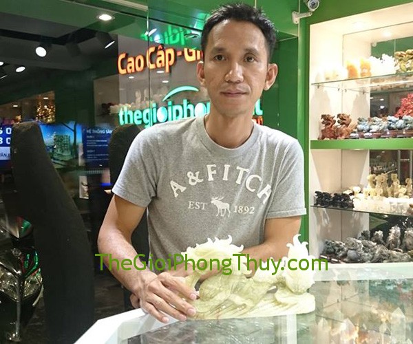 Anh Minh - khách hàng mua tượng Rồng Cẩm Thạch lớn FN076