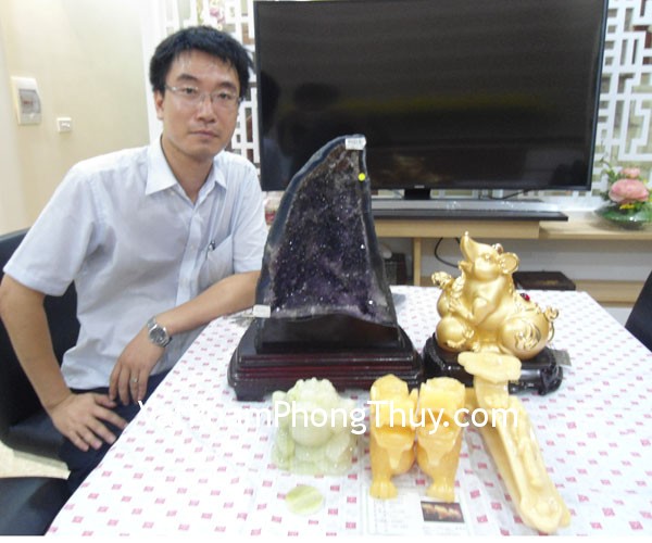 Chị Hảo - khách hàng mua tỳ hưu tiêu ngọc và long quy thạch anh hồng