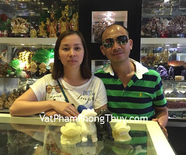 Anh Hùng - khách hàng mua tỳ hưu Bắc Kinh đen trung, Tỳ hưu Bắc Kinh trắng trung, thiềm thừ cẩm thạch Tây Tạng chuẩn