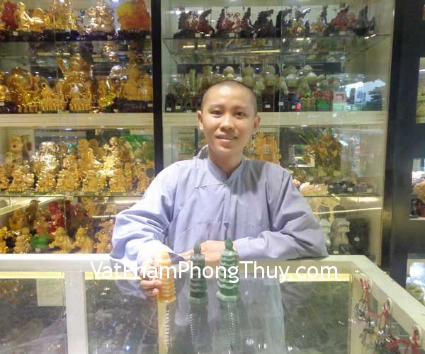 Cô Tịnh Mẫn - khách hàng mua Tháp văn xương Đông linh 9 tầng R085, Tháp văn xương Đông linh 7 tầng HM074, Tháp văn xương Hoàng long 9 tầng HM070