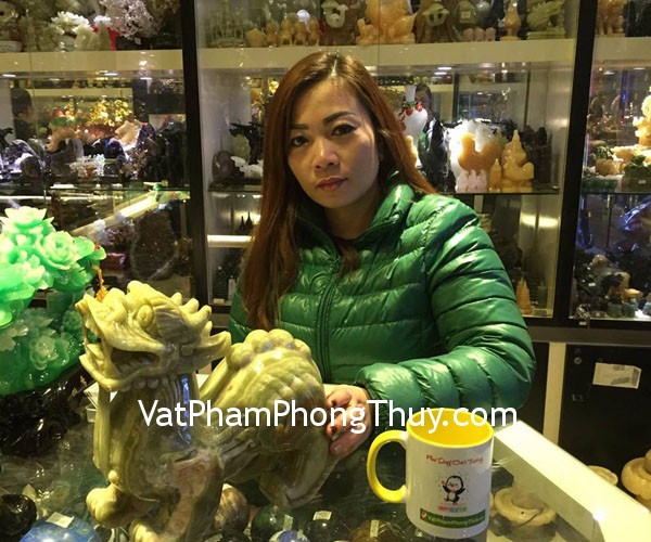 Chị Thủy - khách hàng mua tỳ hưu Bắc Kinh xanh khủng BKX-L