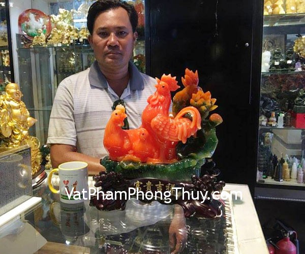 Chú Dũng - Khách hàng mua Gia đình gà bên sen màu ngọc cam G019A