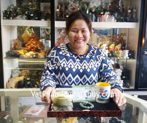 Chị Linh - khách hàng mua Thiềm thừ Cẩm thạch Tây tạng CTT-M, Chuỗi Phỉ thúy xanh đậm S6396, Tỳ hưu Phỉ thúy S5151-3976, Đĩa thất tinh M032