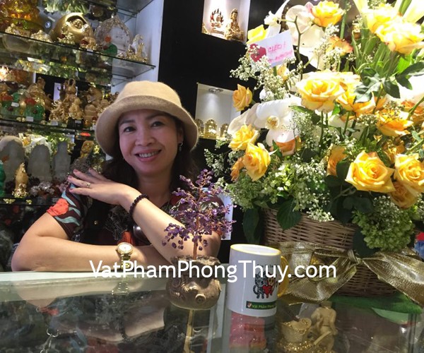 Chị Giang-khách hàng mua chuỗi thạch anh tím đậm Uruguay A++ S6360-S3-1044 và S6361-S3-1204
