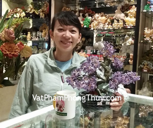 Chị Tiên - khách hàng mua cây tài lộc thạch anh tím KC079