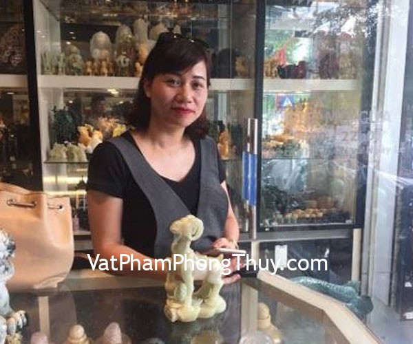 Chị Hằng - khách hàng mua tượng dê cẩm thạch D1502