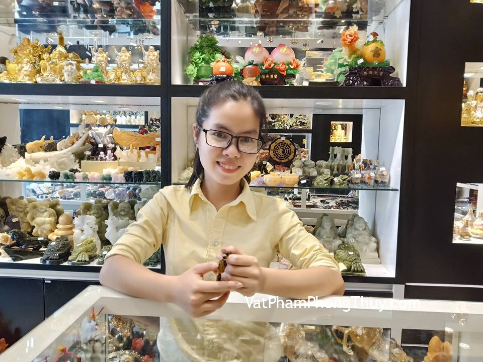 Chị Hoàng - khách hàng chuỗi chuỗi tỳ hưu đá mắt mèo S6816