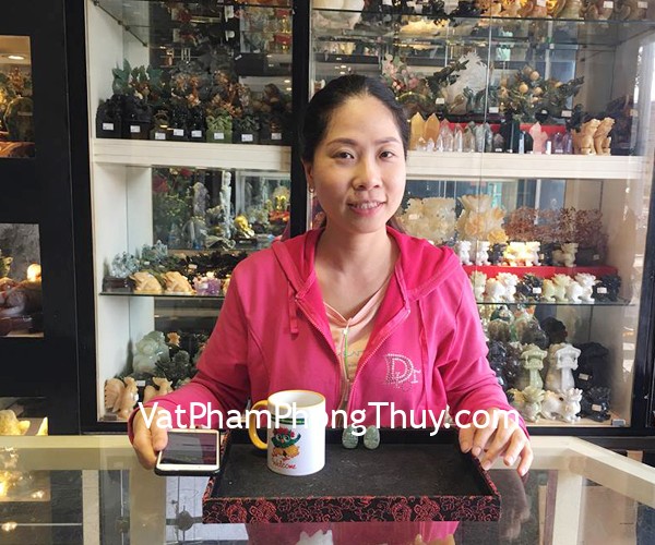 Chị Thảo - khách hàng mua Phật bản mệnh Hư Không Tạng Bồ Tát ngọc Phỉ thúy S6865-2, Phật bản mệnh A Di Đà ngọc Phỉ thúy S6865-8