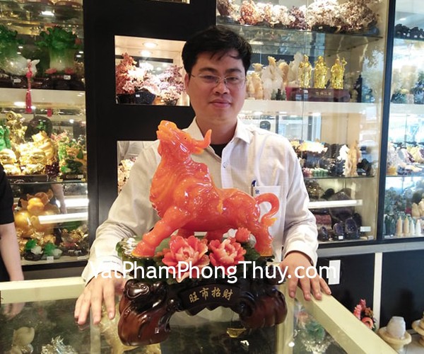 Anh Tuấn - khách hàng mua tượng trâu trên núi LN174